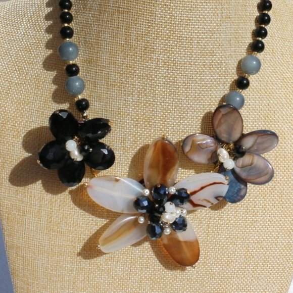 Large Agate Pearl & Mother of Pearl Flower Necklace Earring Set Chunky Handmade - Picture 1 of 6